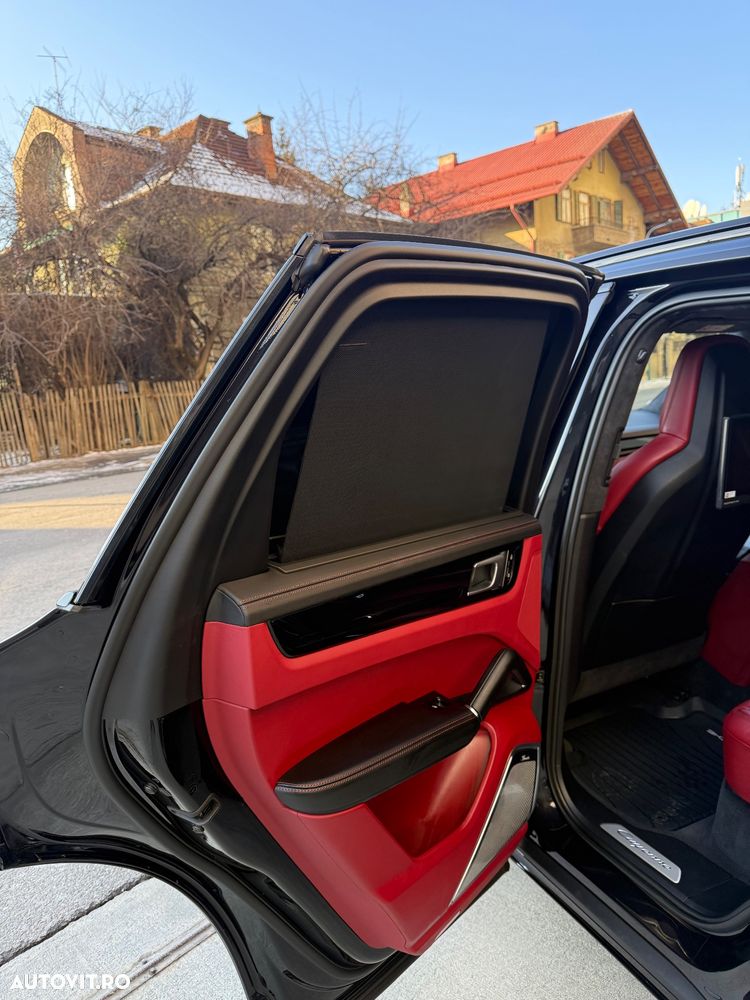 Porsche Cayenne - 21