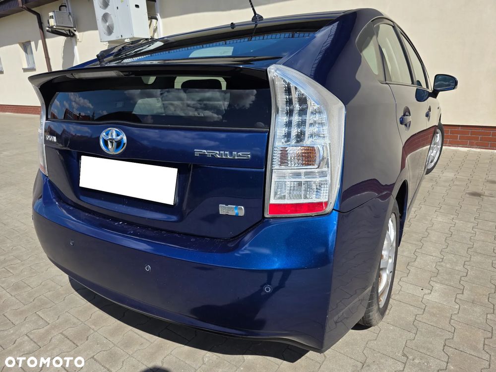 Toyota Prius (Hybrid) - 12