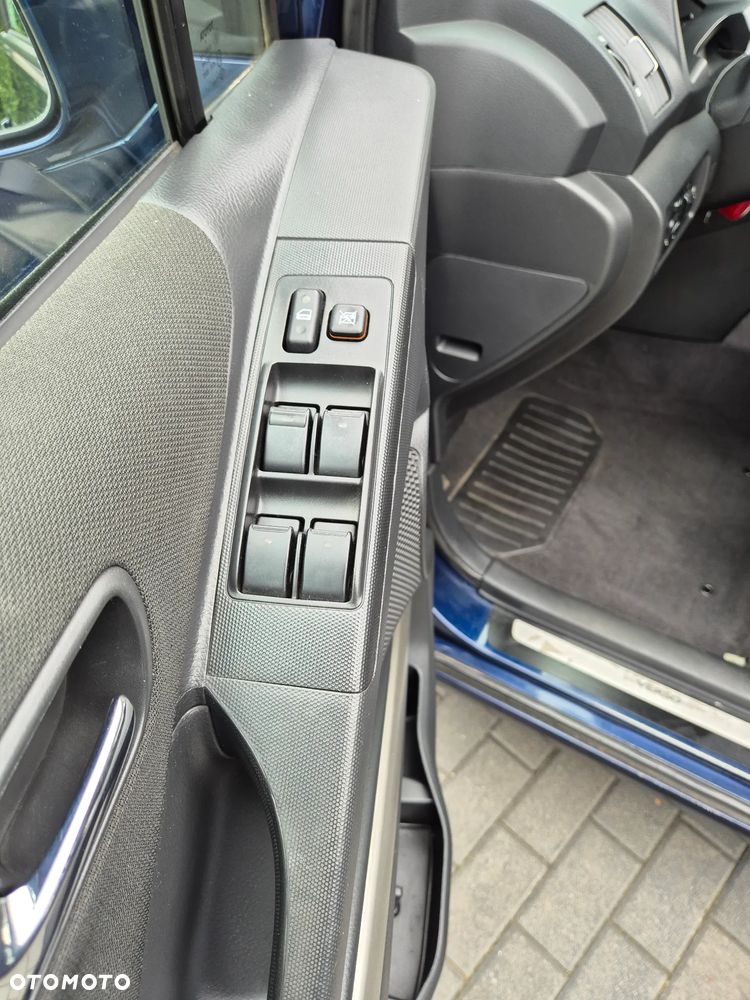 Toyota Corolla Verso - 14