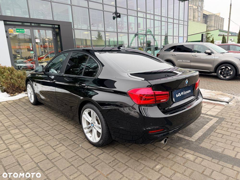 BMW Seria 3 318i - 5