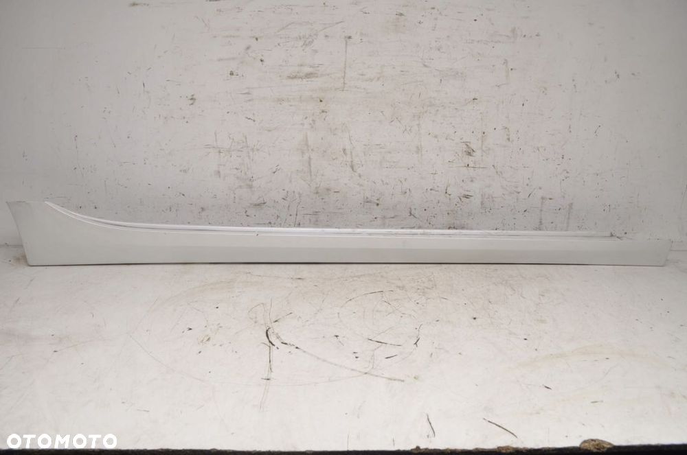 BMW F40 NAKŁADKA PROGOWA PRAWA 21R A96