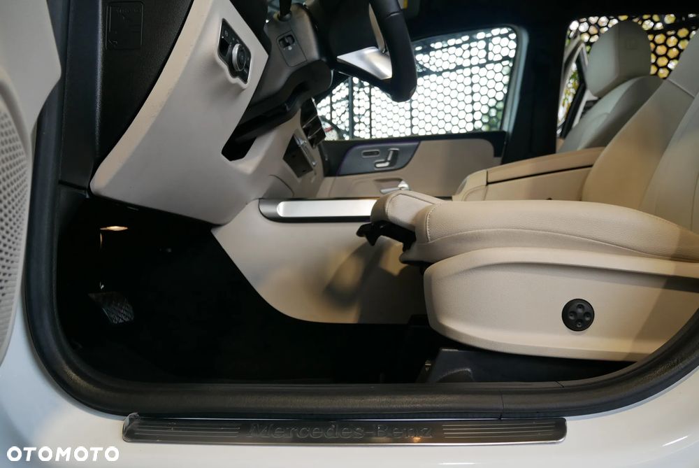 Mercedes-Benz GLB 250 4Matic 8G-DCT - 23