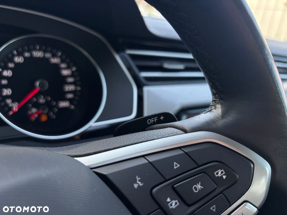 Volkswagen Passat - 33