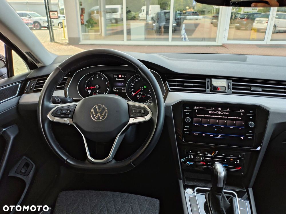 Volkswagen Passat - 21