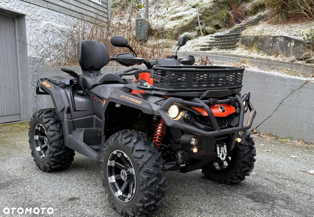 Bombardier Outlander - 1