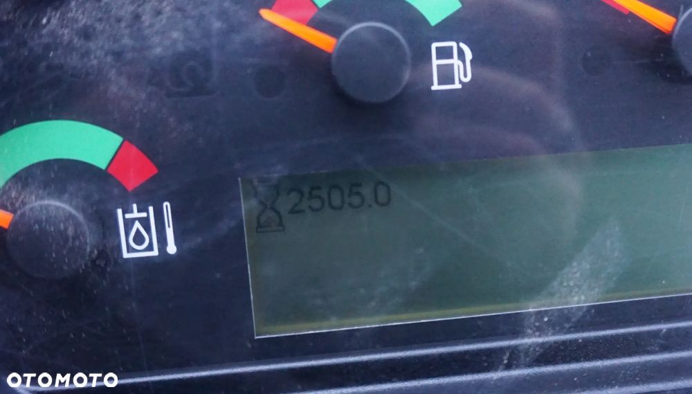 Caterpillar CAT 906 M - 6