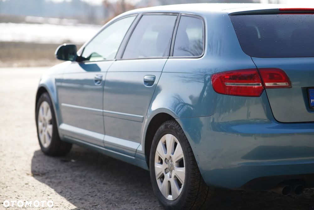 Audi A3 Sportback 2.0 TDI DPF Attraction - 1