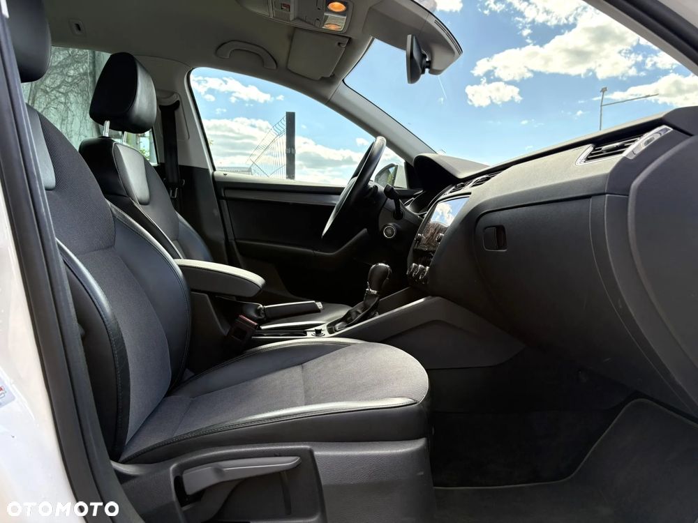 Skoda Octavia 2.0 TDI DSG Style - 32
