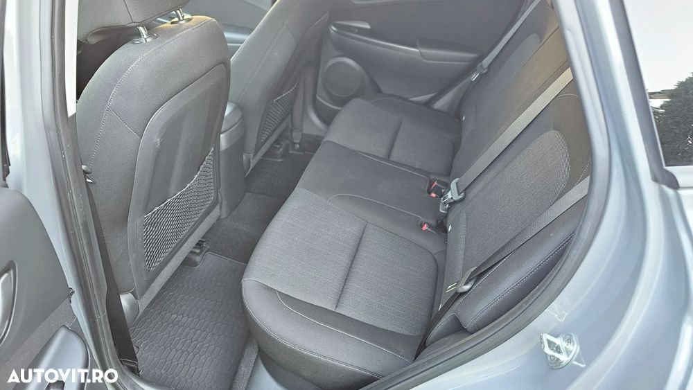 Hyundai KONA - 10