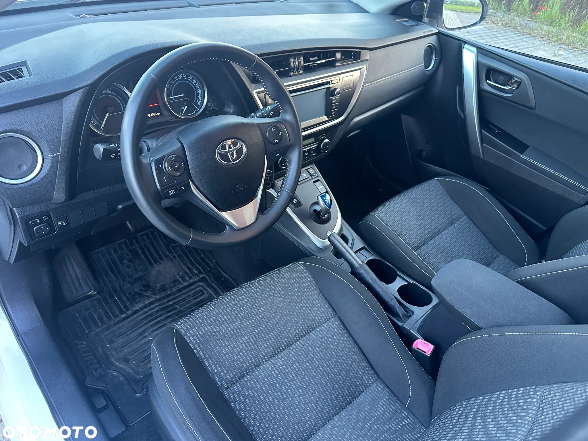 Toyota Auris 1.8 HSD Prestige NAVI - 28