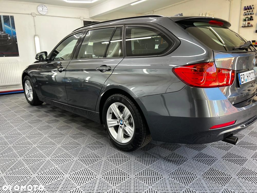 BMW Seria 3 318d DPF Edition Sport - 13