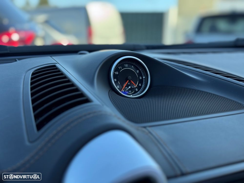 Porsche Cayenne Diesel Platinum Edition - 18