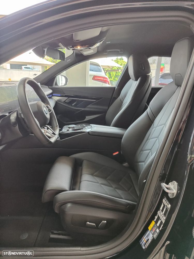 BMW 530 e Pack Desportivo M — fotografia 14