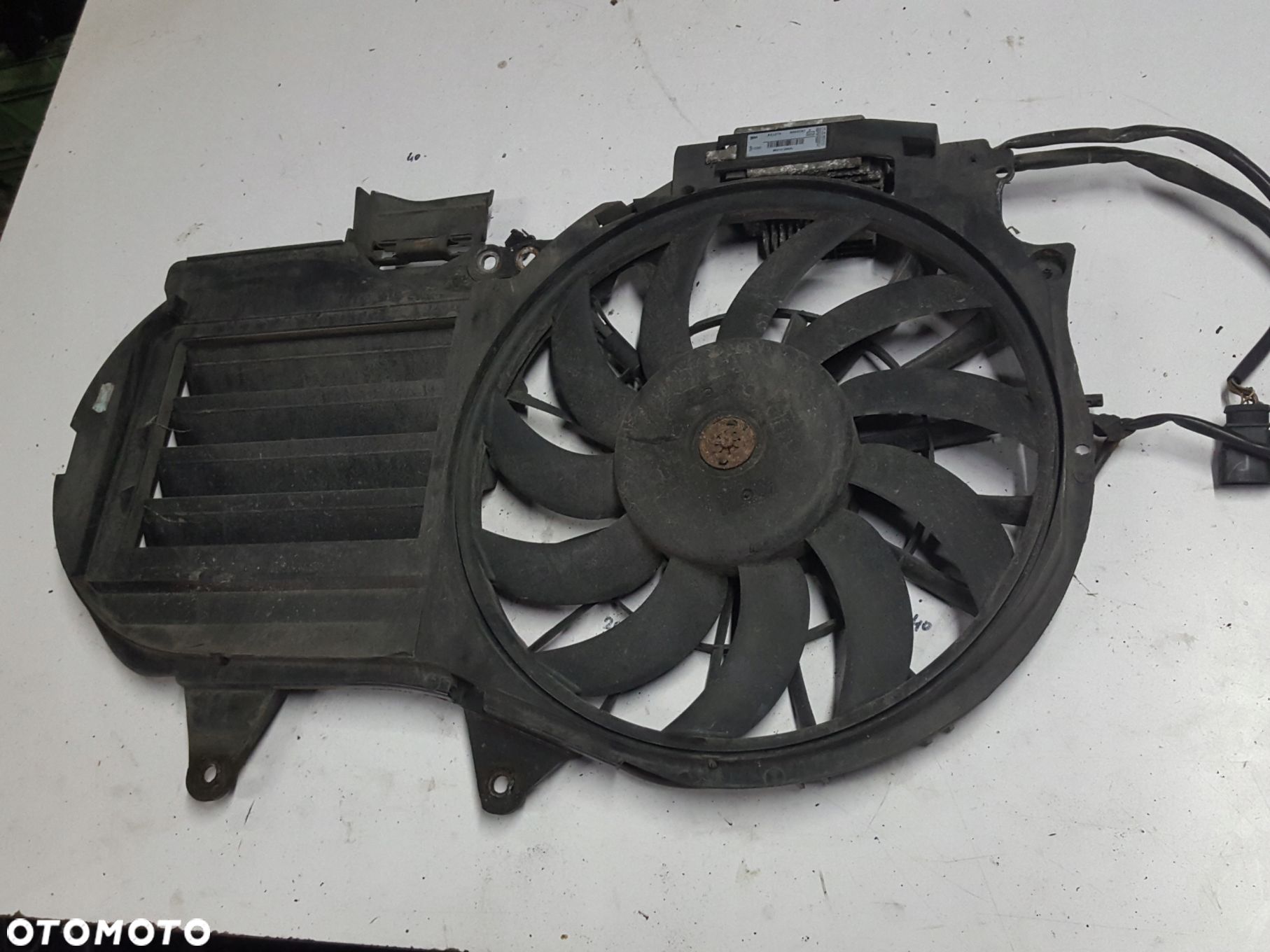 SEAT EXEO 09-13r AUDI A4 B7 2.0 TDI WENTYLATOR CHŁODNICY 8E0121205AL - 1