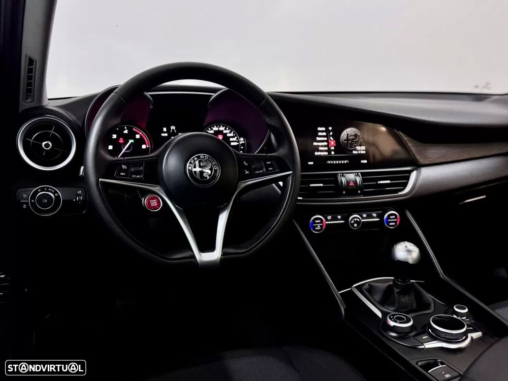 Alfa Romeo Giulia 2.2 D Super - 28