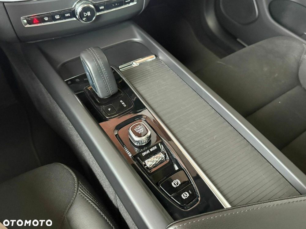 Volvo XC 60 - 32