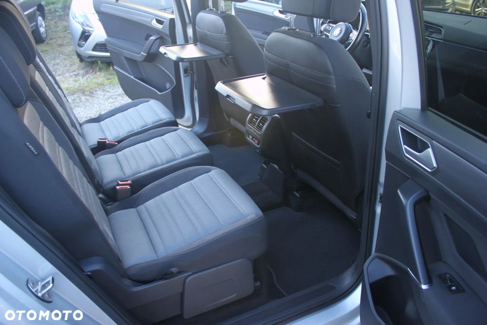 Volkswagen Touran - 15