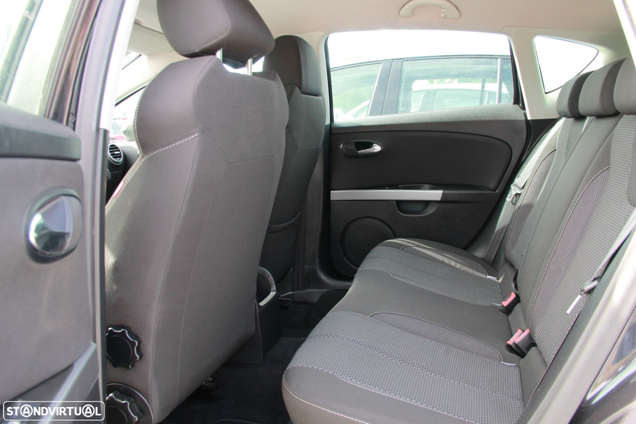 SEAT Leon ST 1.6 TDI Reference Ecomotive - 6