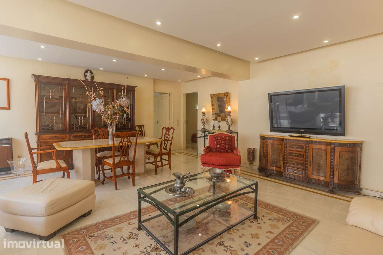 Amplo apartamento de 150 m² junto ao Aeroporto de Lisboa - Mobilado e - Grande imagem: 4/27