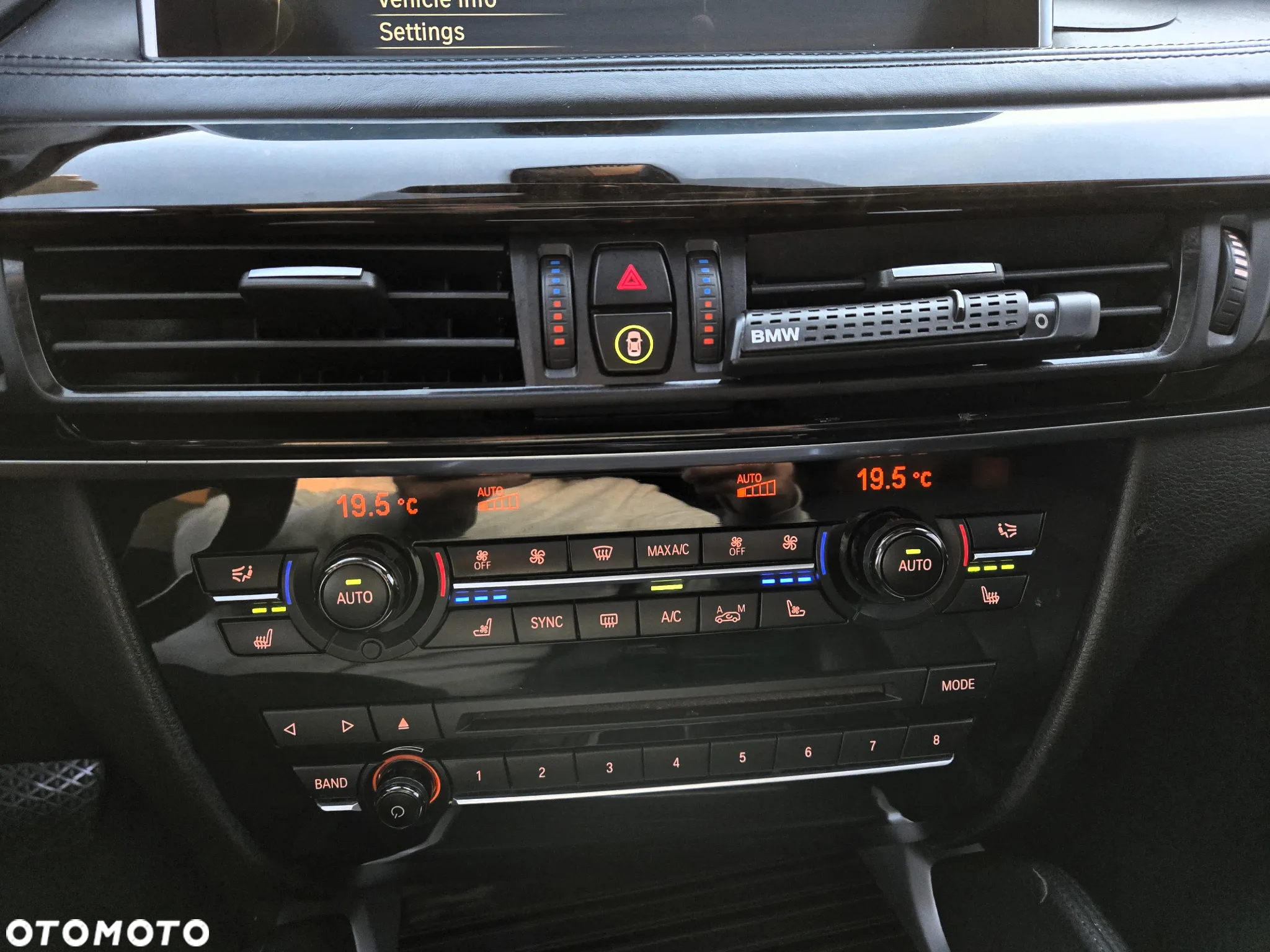 BMW X6 xDrive50i - 32