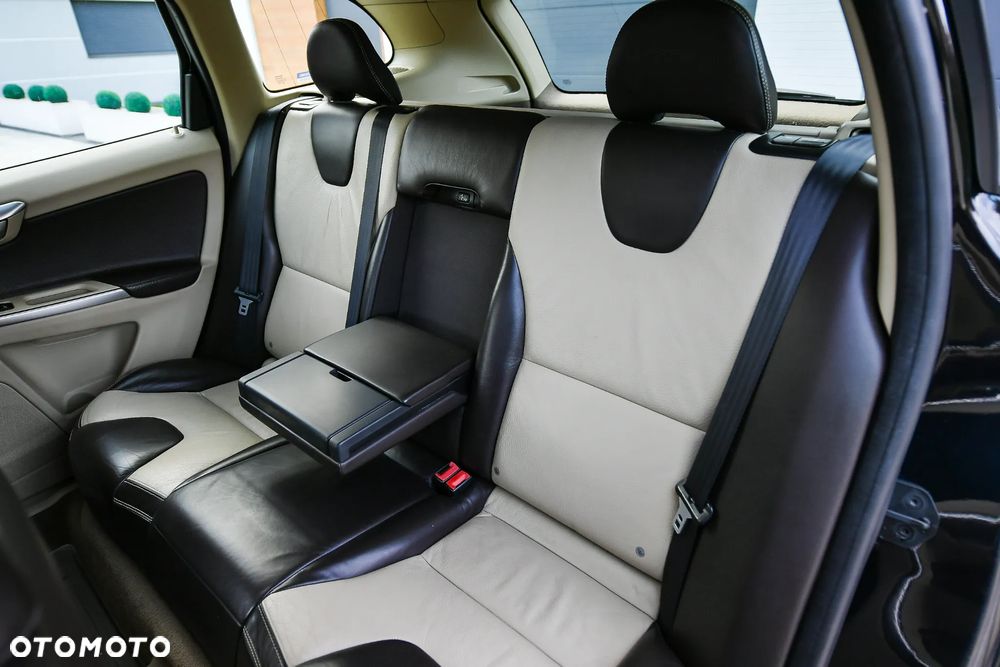 Volvo XC 60 D5 AWD - 29