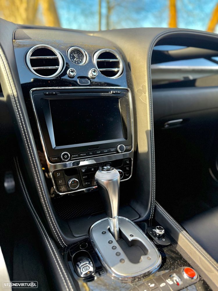 Bentley Continental W12 - 12