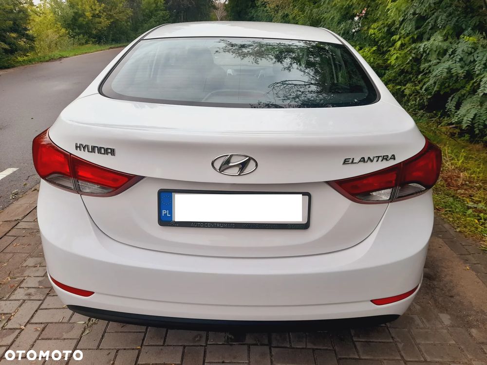 Hyundai Elantra 1.6 Comfort - 6