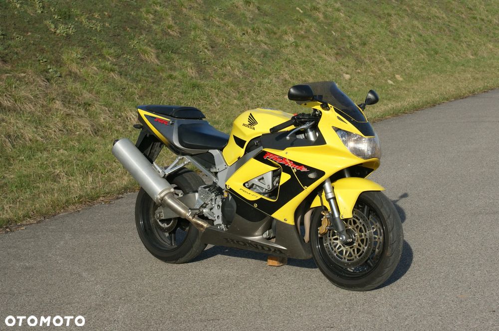 Honda CBR - 3