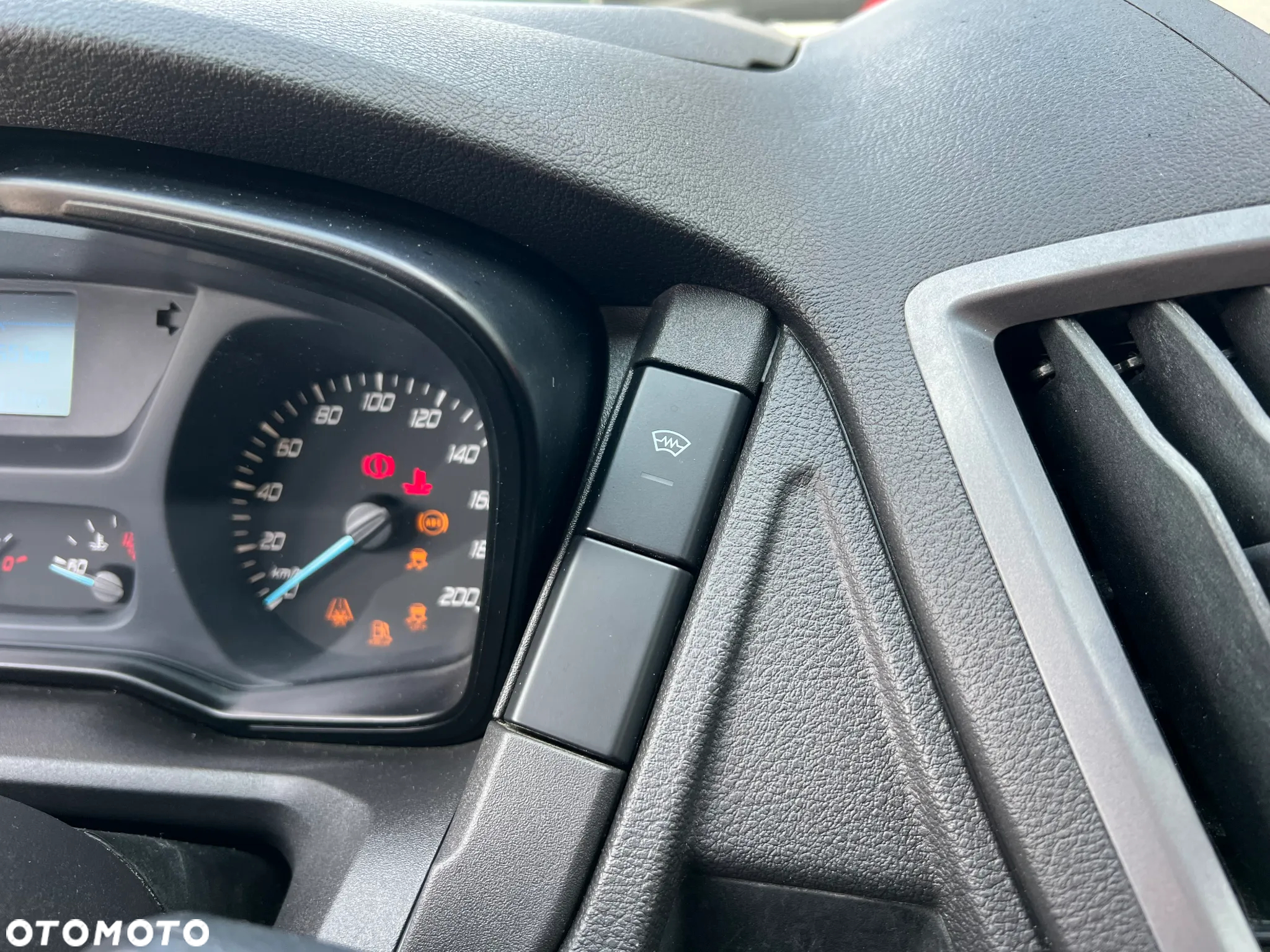 Ford Transit - 25
