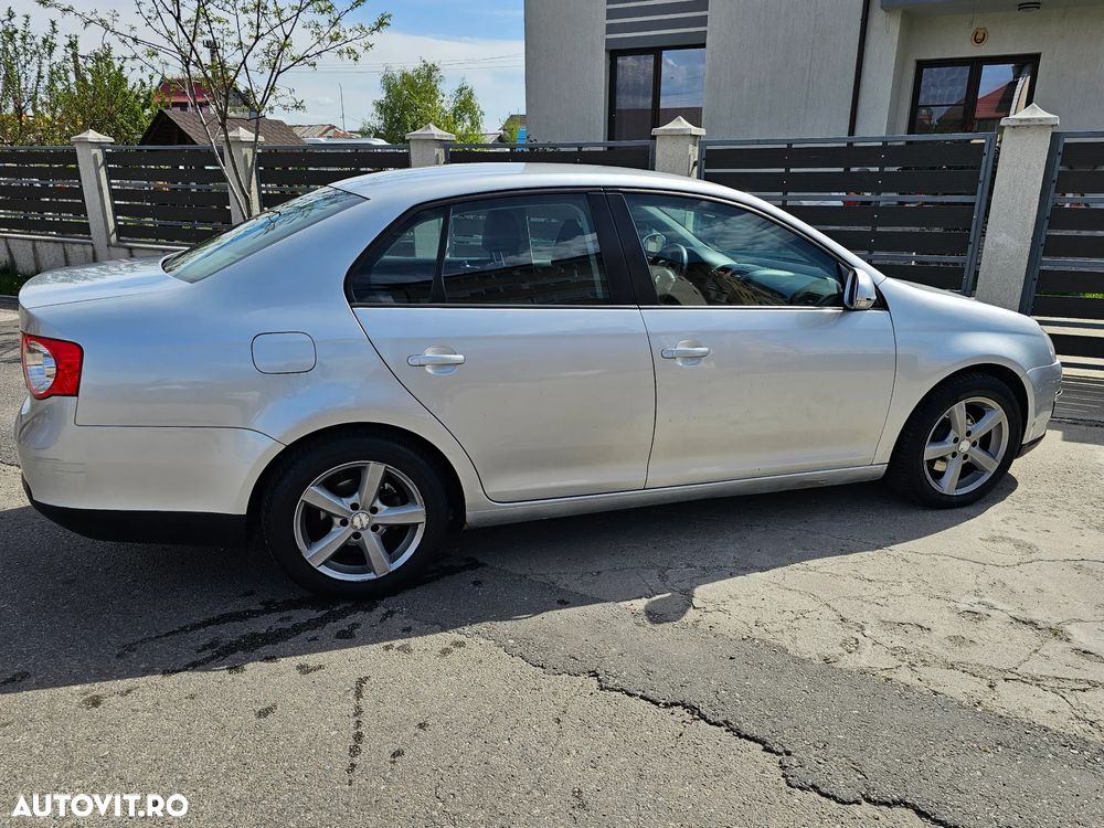 Volkswagen Jetta 1.9 TDI Comfortline - 2