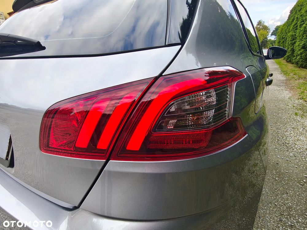 Peugeot 308 1.5 BlueHDi Allure S&S - 22