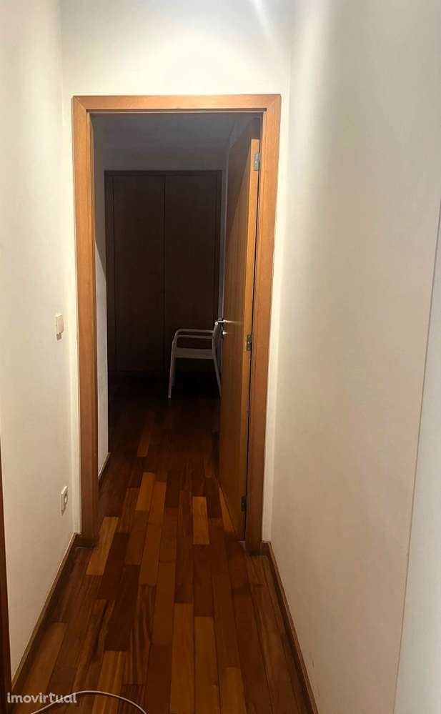 UM , T2 com terraço e garagem - Grande imagem: 5/11