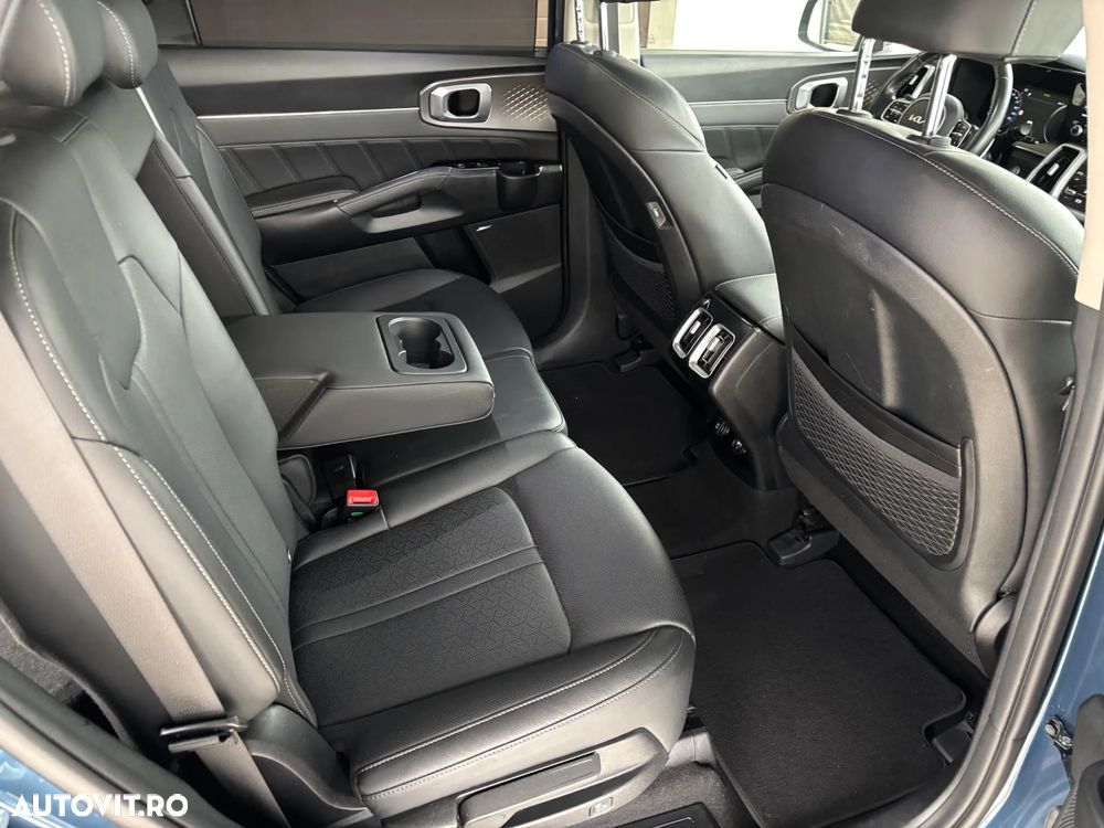 Kia Sorento 1.6 T-GDI HEV 6AT 4x4 7P Design+ - 38