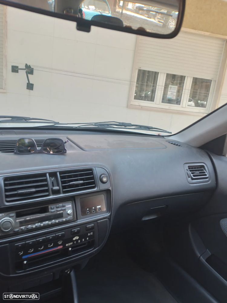 Honda Civic 1.5i LS - 5