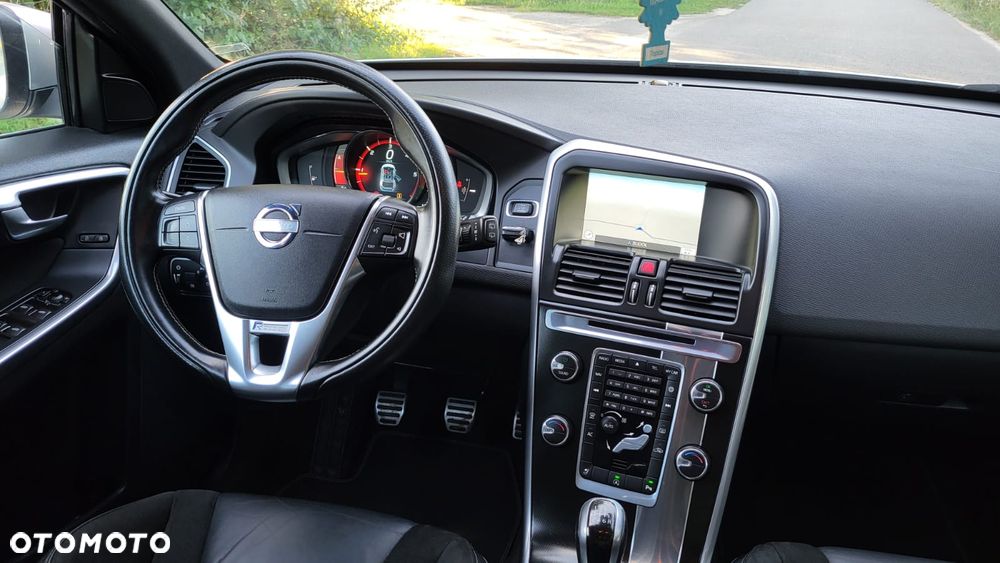 Volvo XC 60 D4 Drive-E R-Design Momentum - 33