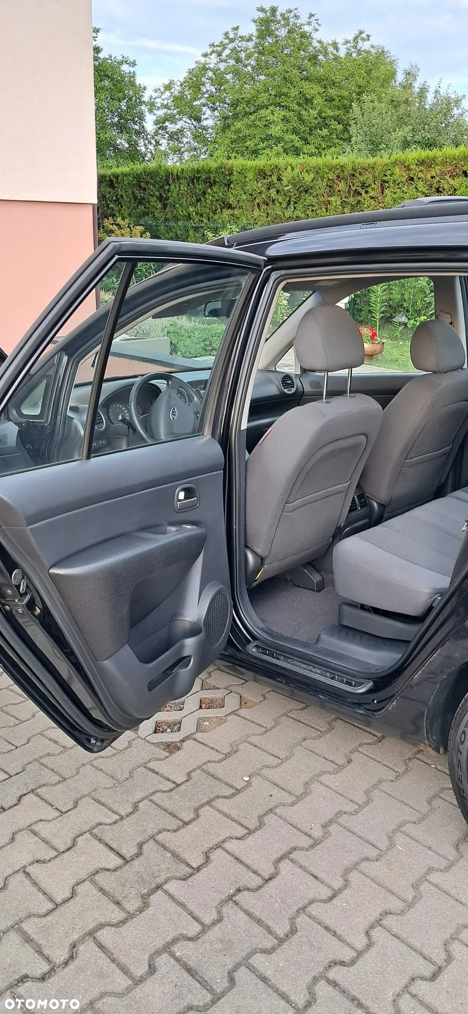 Kia Carens 2.0 CRDi Tour - 3
