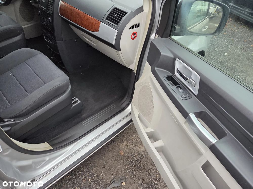 Chrysler Grand Voyager - 21