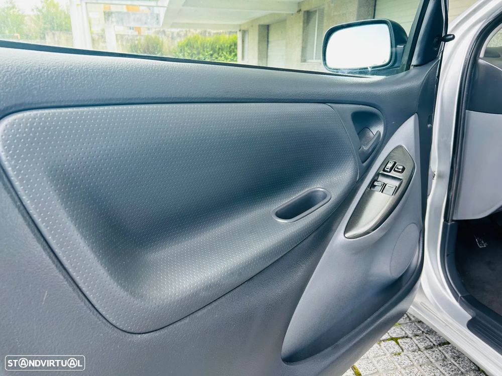 Toyota Yaris 1.0 Sol - 10