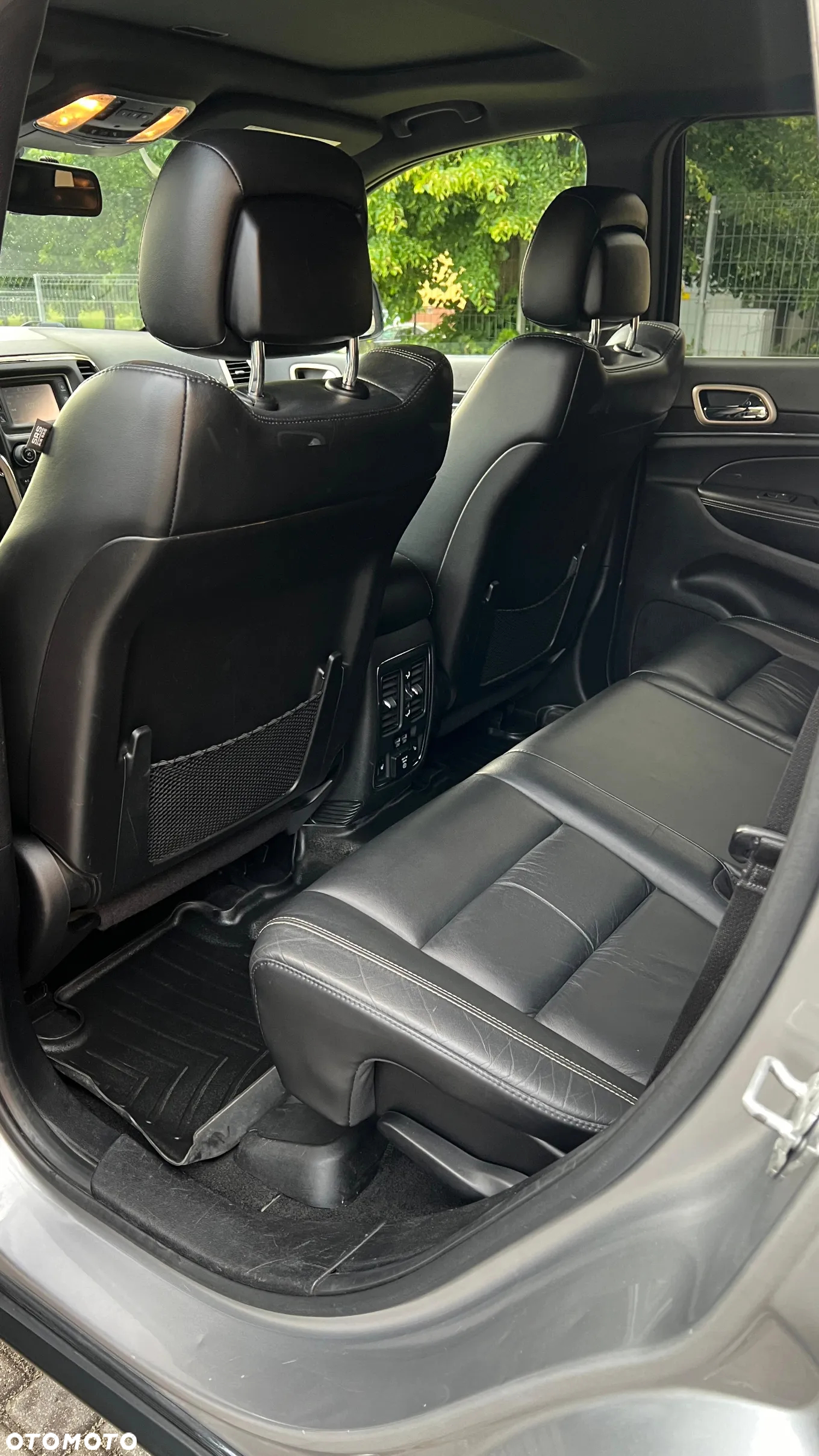 Jeep Grand Cherokee - 18