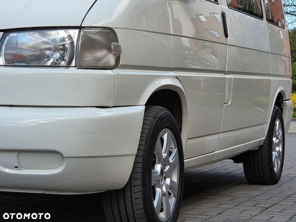 Volkswagen Caravelle - 9