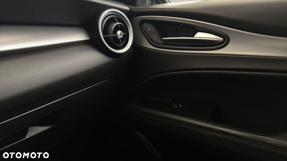 Alfa Romeo Stelvio 2.0 Turbo Veloce Q4 - 29