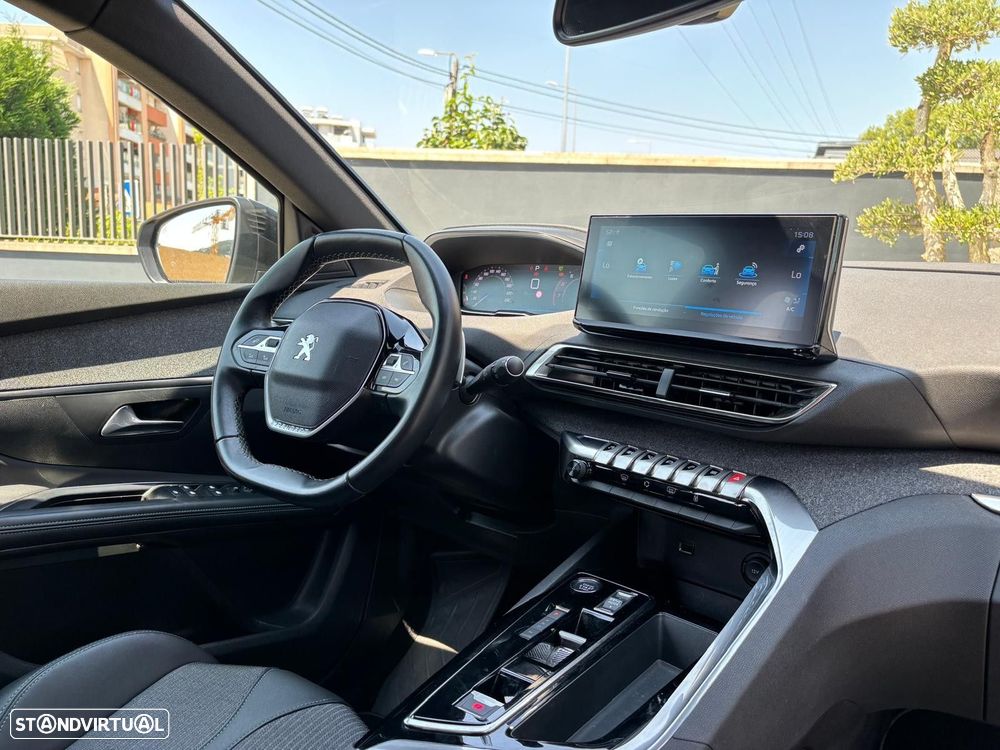 Peugeot 5008 1.2 PureTech Allure Pack EAT8 - 26