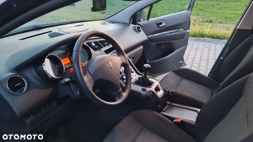 Peugeot 5008 1.6 THP Premium + - 17