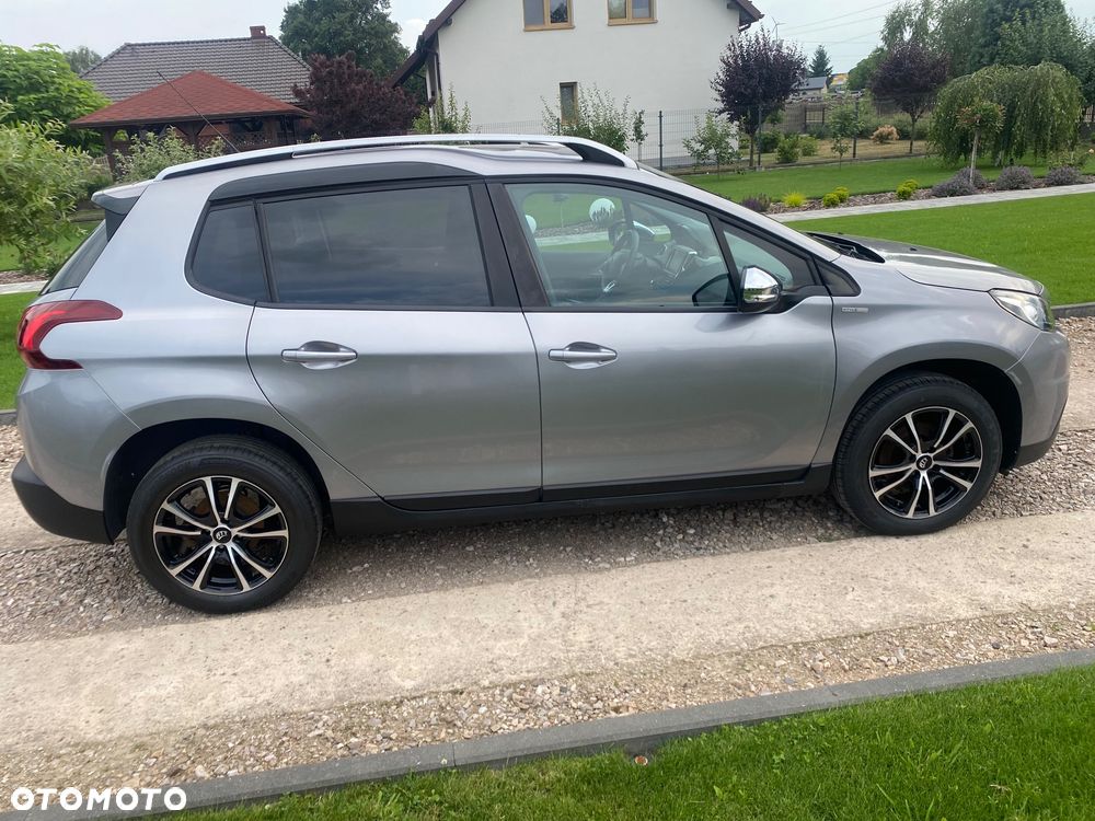 Peugeot 2008 1.5 BlueHDi Allure S&S - 9