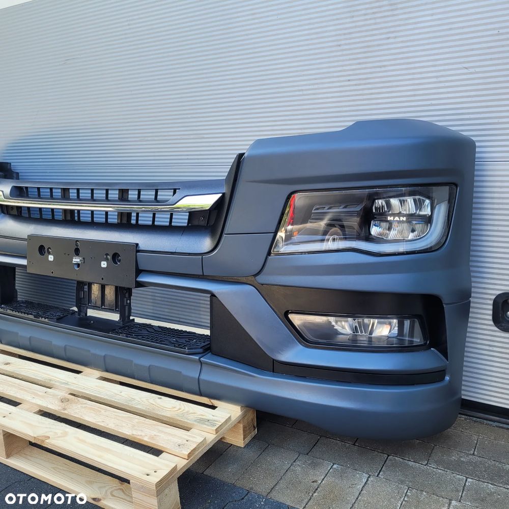 ZDERZAK MAN TGS NM.ORYGINAŁ FULL LED 81.41610-5857 CHWALIM116 - 2