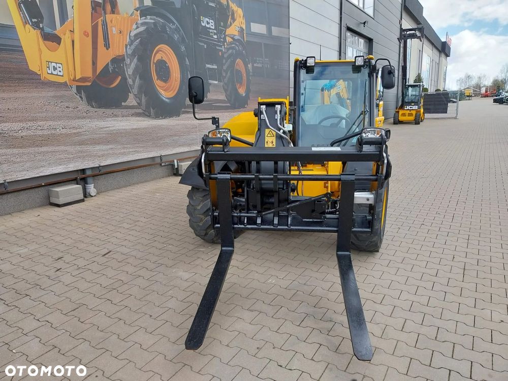 JCB 525-60 Agri Plus - 9