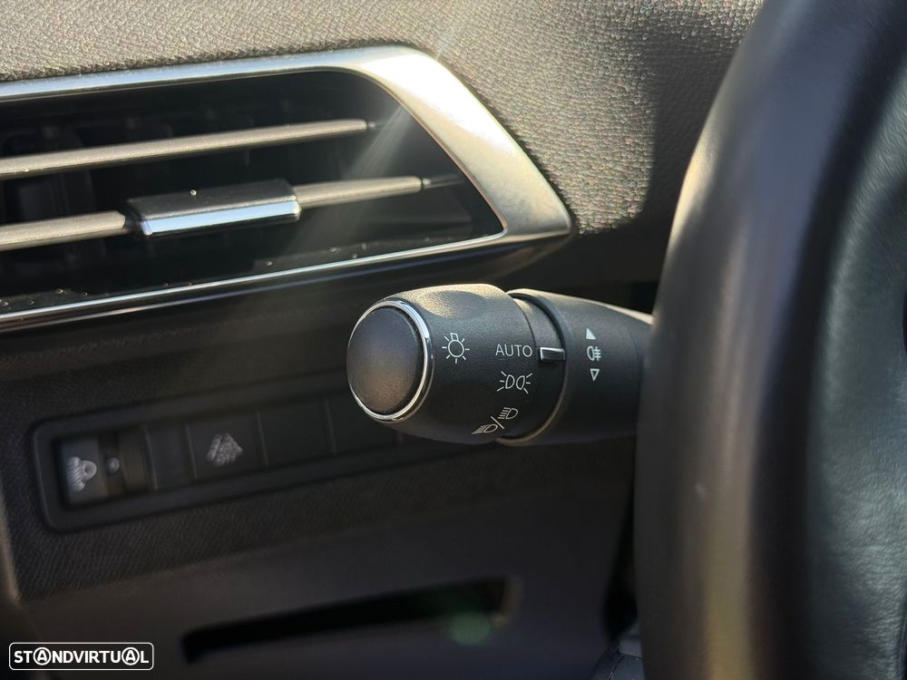 Peugeot 3008 1.5 BlueHDi Allure EAT8 - 39