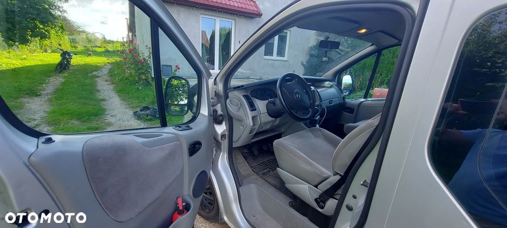 Opel Vivaro Tour - 8