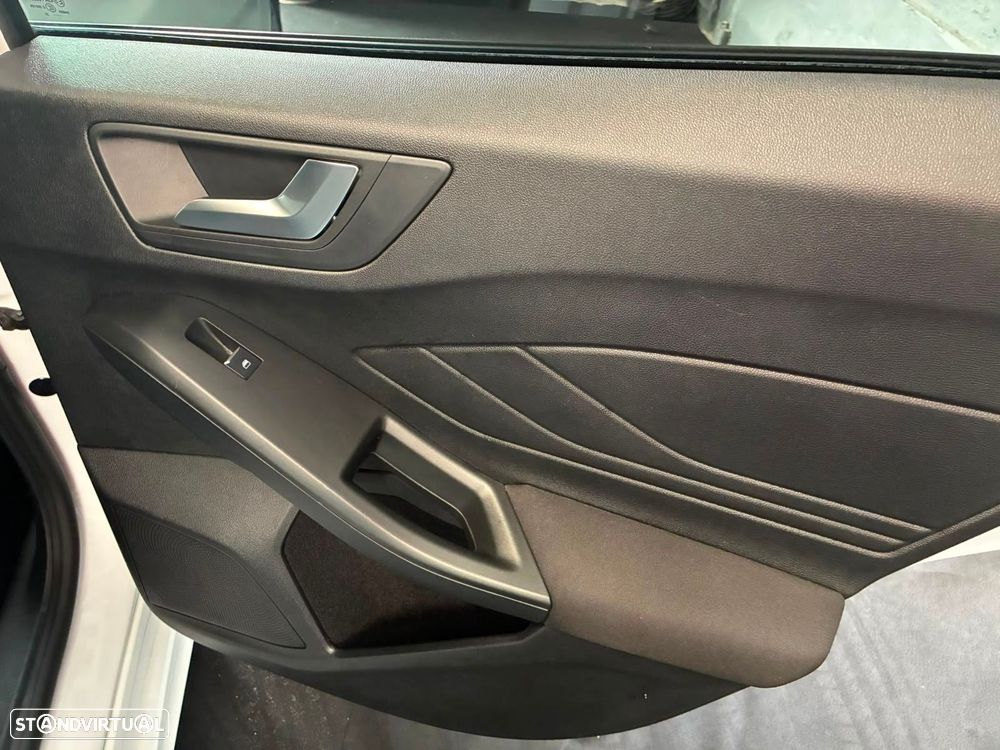 Ford Focus 1.0 EcoBoost ST-Line - 33