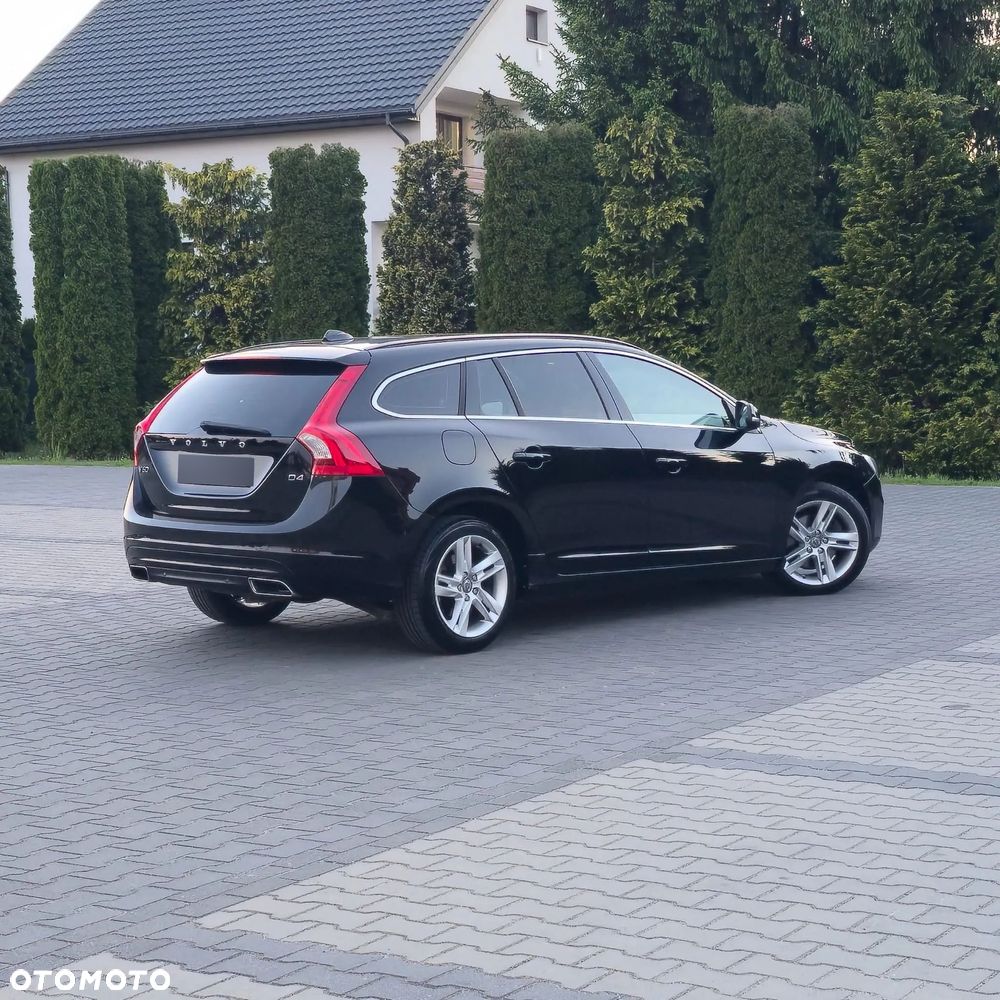 Volvo V60 D4 Momentum - 12